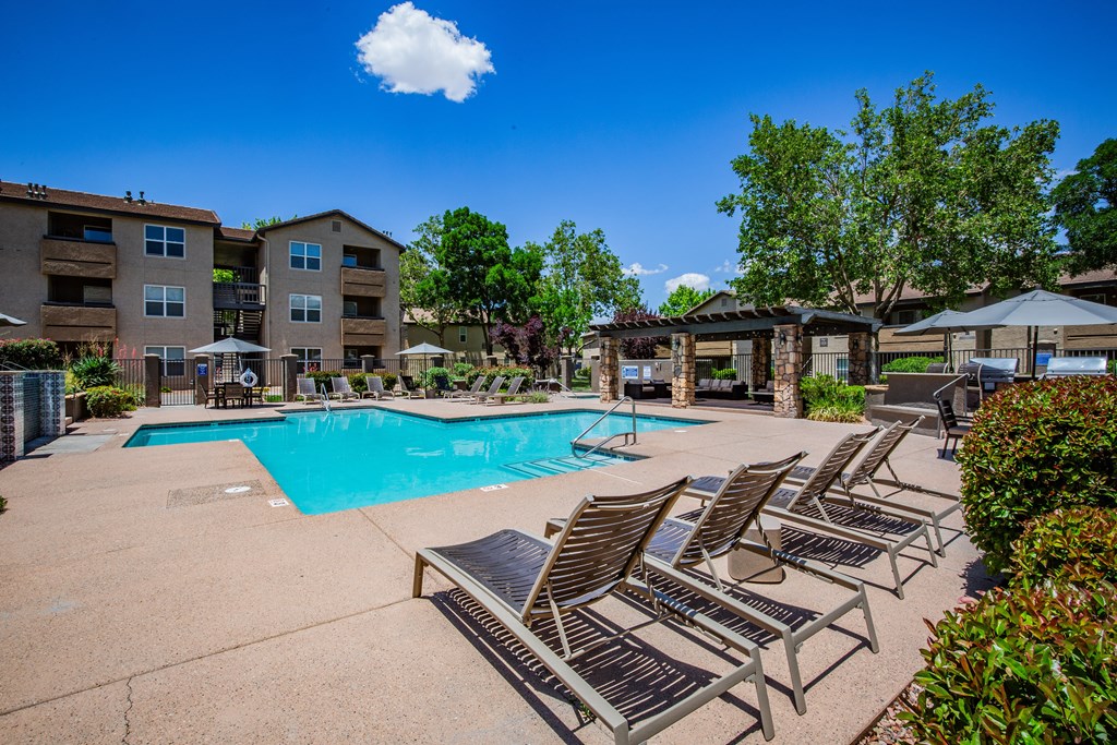Resort Style Pool and Sundeck at Albuquerque Apartment Rentals